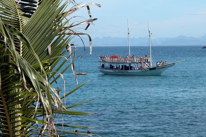 Búzios Schooner: Half-Day Beach Hopping and Snorkeling from Orla Bardot