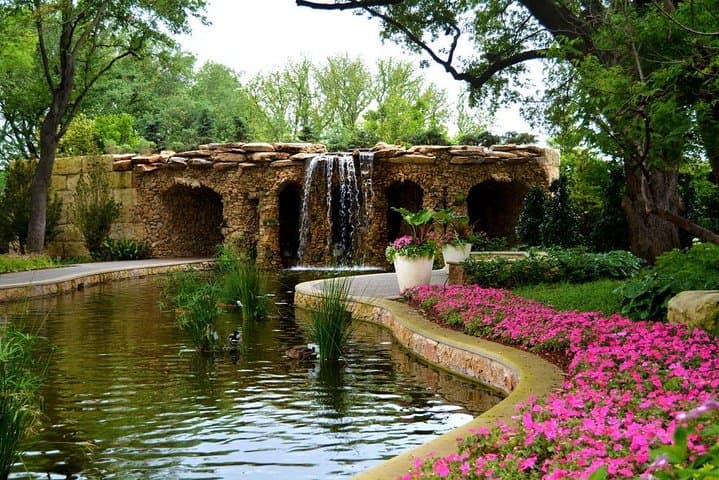 exploring-dallas-arboretum-botanical-gardens-guided-tour photo 2