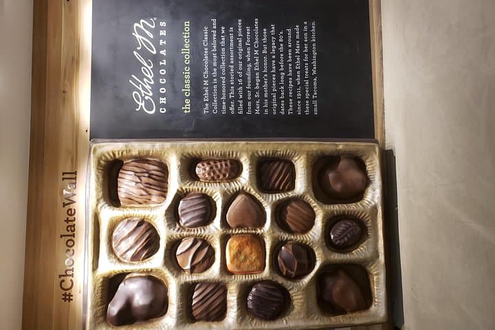 vegas-chocolate-tour-mms-ethel-m-hersheys-pinkbox-donut-tasting photo 2