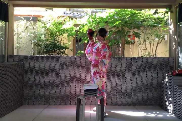 Kawara Smash in Asakusa: Tile-Breaking Experience in Tokyo photo 5