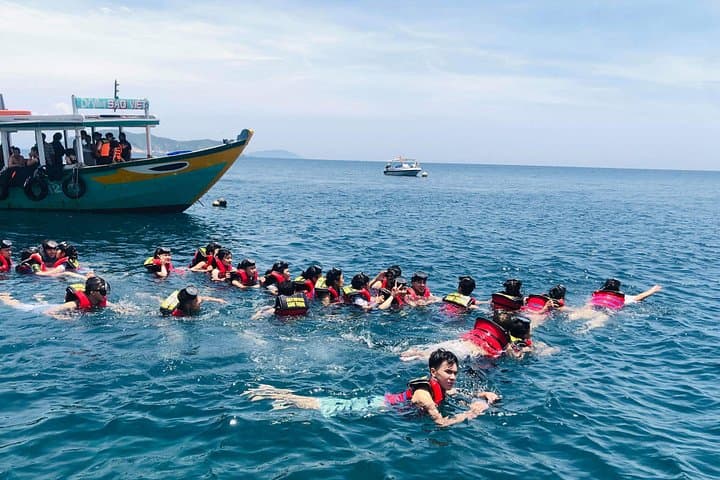Cham Islands Snorkeling Day Trip from Hoi An: Speedboat, Beaches & Marine Life photo 2