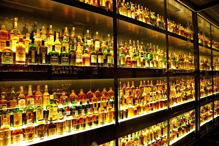 Taste Scotch in Edinburgh: Private 3-Hour Whisky Walking Tour with a Local Host photo 2