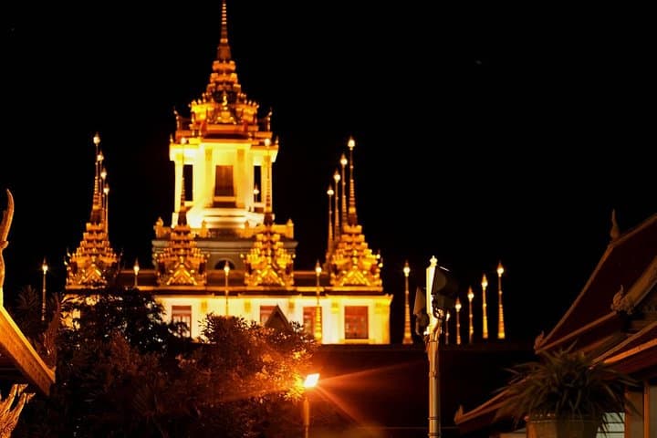 Bangkok Night Bike Food Tour: Michelin Street Food, Red Bridge & Loha Prasat After Dark photo 4