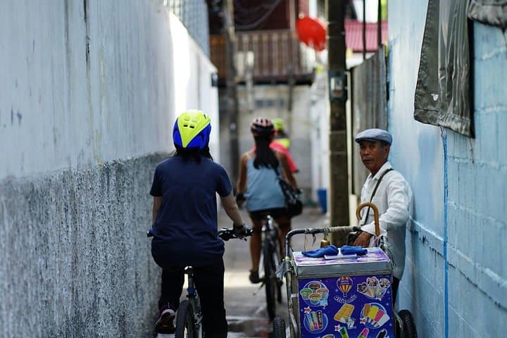 Wang Lang Cycling: Royal Barge Museum & Riverside Community Ride in Bangkok
