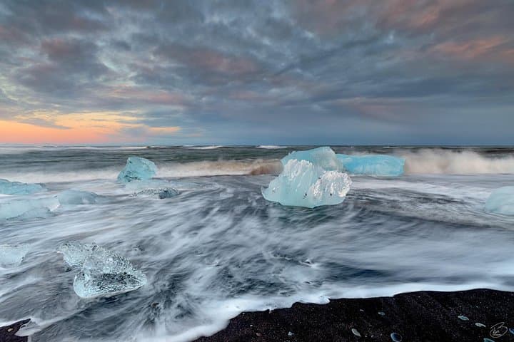 Glacier Lagoon Photography Tour: Jökulsárlón & Diamond Beach photo 4
