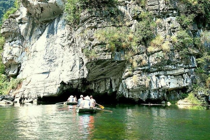 Hoa Lu and Trang An Day Tour from Hanoi — Ancient Capital & Grotto Boat Trip photo 3