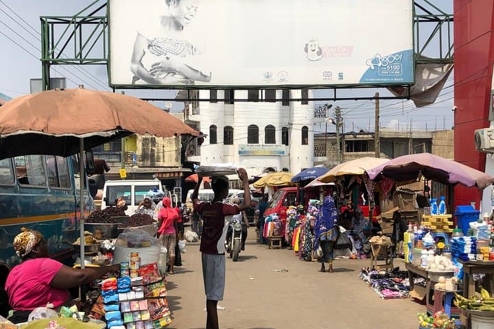 Accra City Tour: Markets, Monuments and Jamestown Morning Walk photo 3