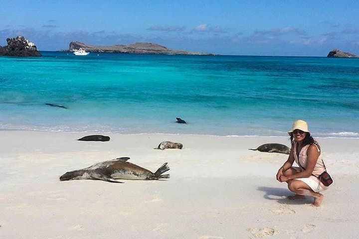 9-Day Galapagos Islands Tour: Santa Cruz, Isabela & San Cristobal photo 1