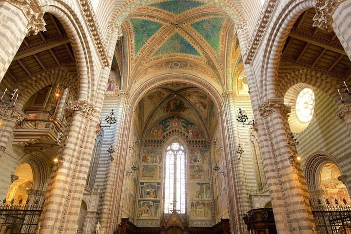 Orvieto & Civita di Bagnoregio Day Trip — Duomo, Wine and Lunch in Umbria photo 5