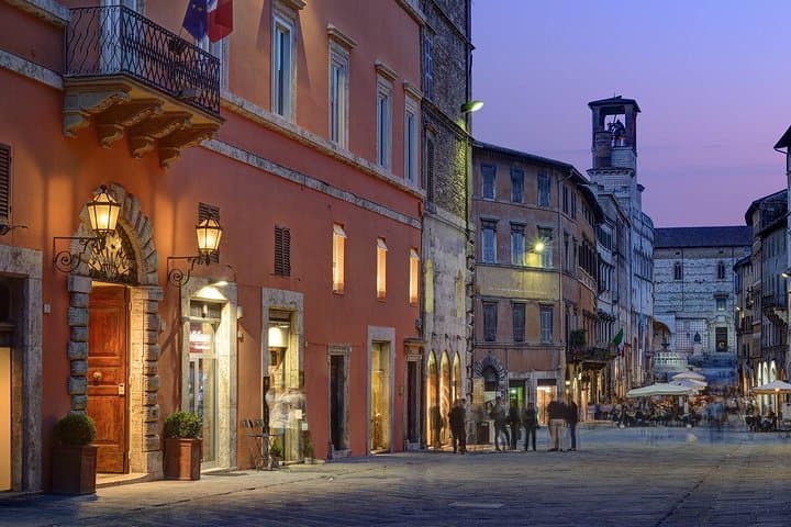 Perugia Private Day Tour with Lunch and Perugina Chocolate House photo 3