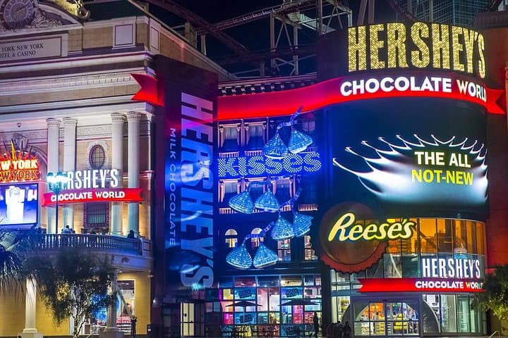 vegas-chocolate-tour-mms-ethel-m-hersheys-pinkbox-donut-tasting photo 3