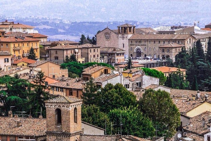 Perugia Private Day Tour with Lunch and Perugina Chocolate House