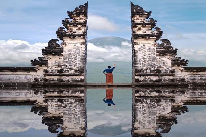 Lempuyang Heaven Gate Tour: Gates of Heaven, Tirta Gangga & Cepung Waterfall Day Trip