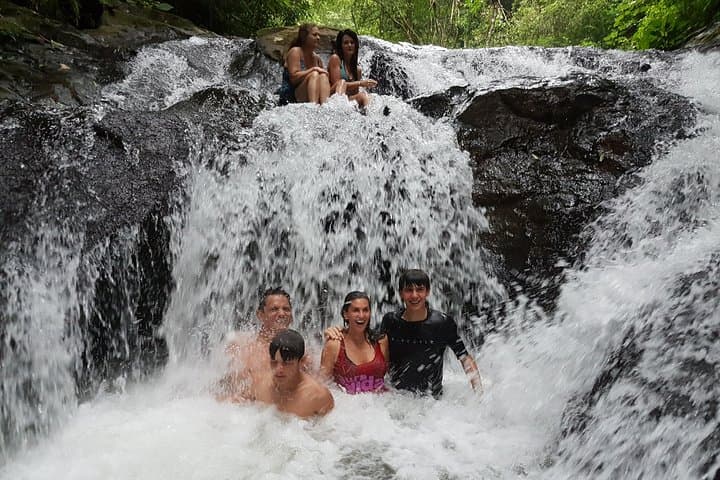 San José Nature Explorer: Tarcoles Crocodiles, Jungle River Hike & Cliff Jumps
