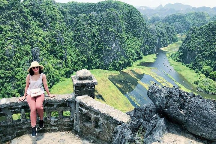 Tam Coc, Mua Cave & Hoa Lu Day Tour from Hanoi — Boat, Mua Viewpoint & Cycling photo 2