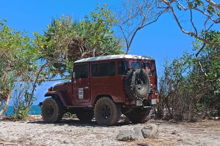 Explore Pink Beach & Tanjung Ringgit: Southeast Peninsula Lombok Day Tour photo 3