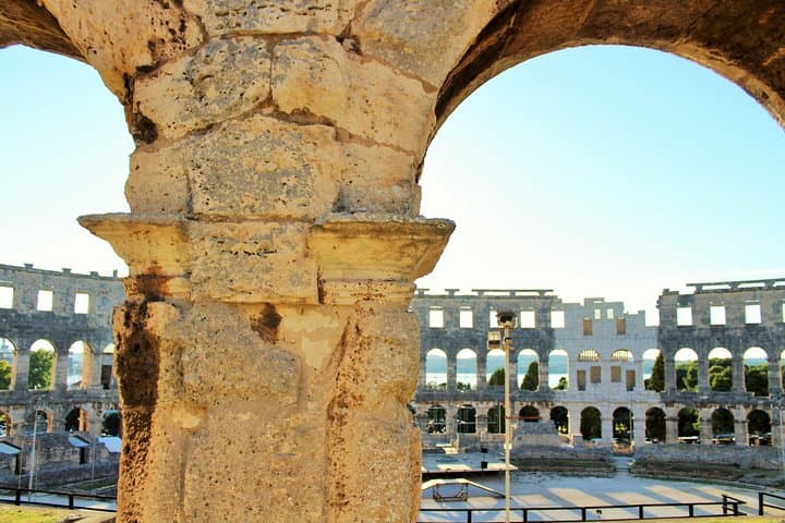 Pula Old Town, Beaches & Fortifications: Coastal Bike Tour from the Arena photo 5