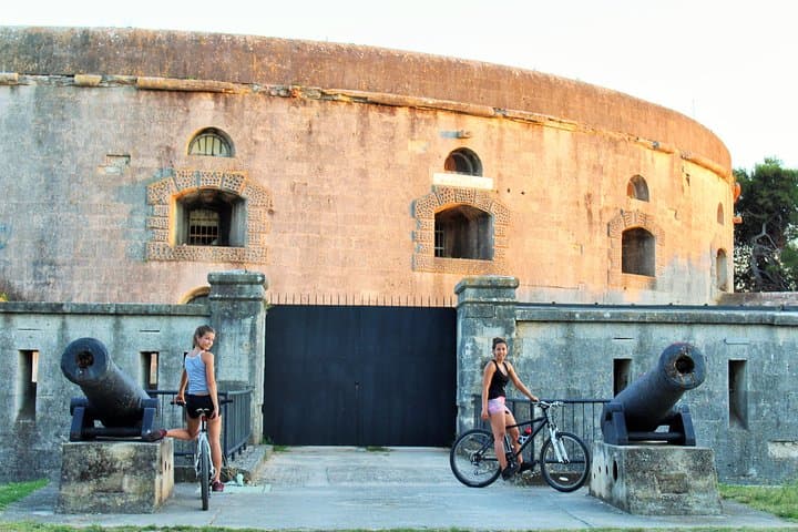 Pula Old Town, Beaches & Fortifications: Coastal Bike Tour from the Arena photo 4