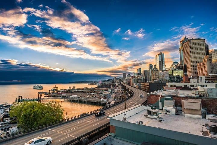 Private Transfer: Seattle Downtown to SEA Airport — Reliable Minibus & SUV Service photo 6