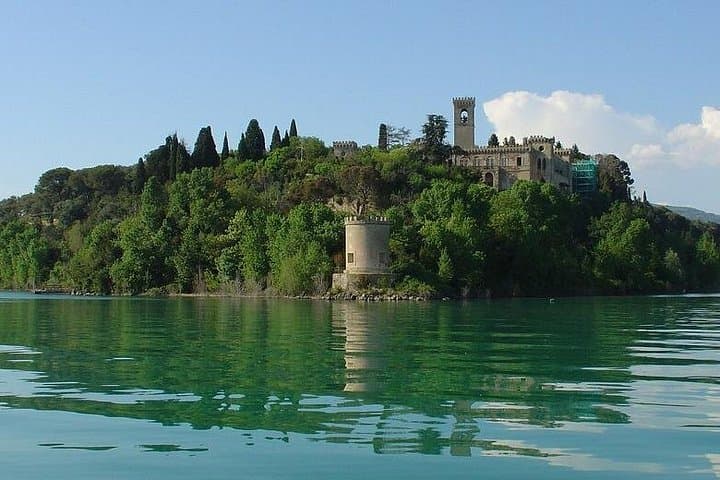 Lake Trasimeno Speedboat Tour with Lunch and Private Assisi Visit photo 2