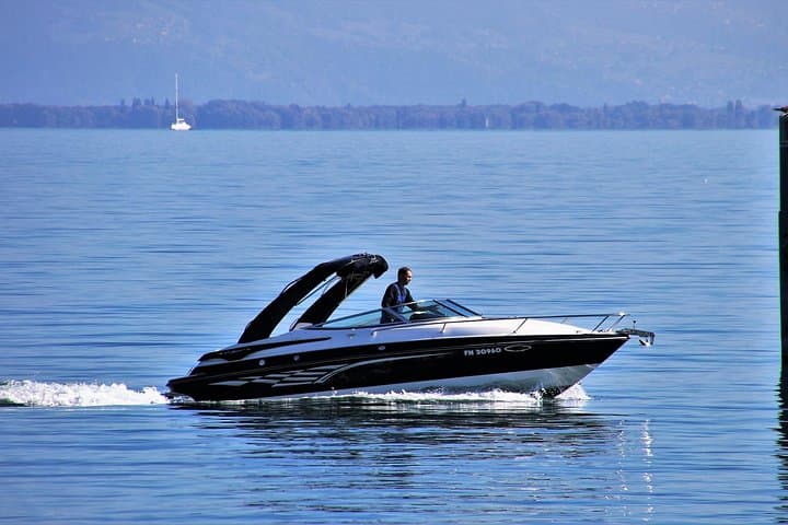 Speedboat Tour on Lake Trasimeno with Lunch and Passignano Visit photo 4