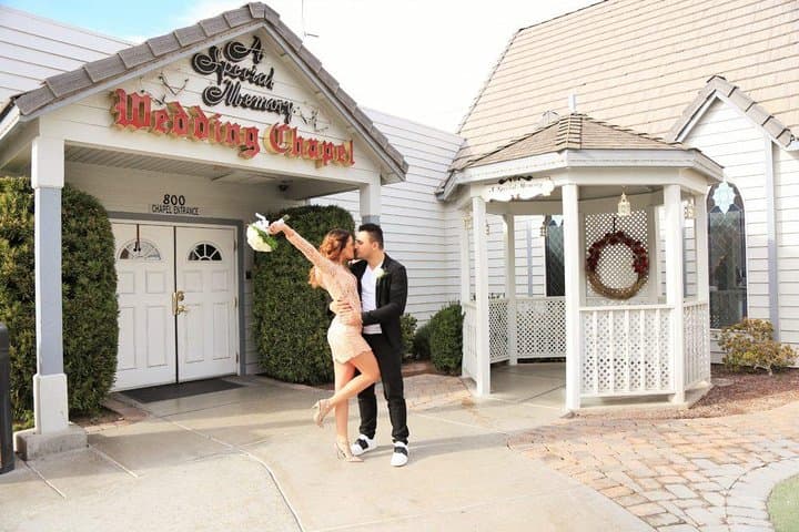 Intimate Las Vegas Chapel Wedding at A Special Memory Wedding Chapel photo 5