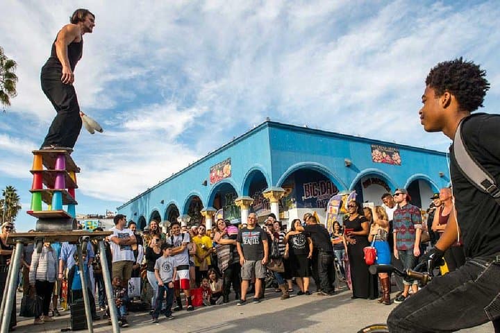 Venice Beach Boardwalk & Canals: The Ultimate 2-Hour Experience