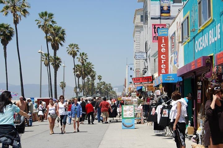 Venice Beach Boardwalk & Canals: The Ultimate 2-Hour Experience photo 2
