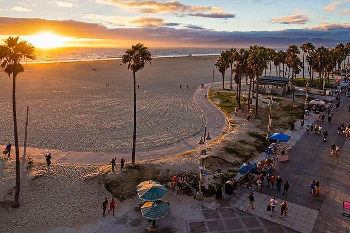 Venice Beach Boardwalk & Canals: The Ultimate 2-Hour Experience photo 3