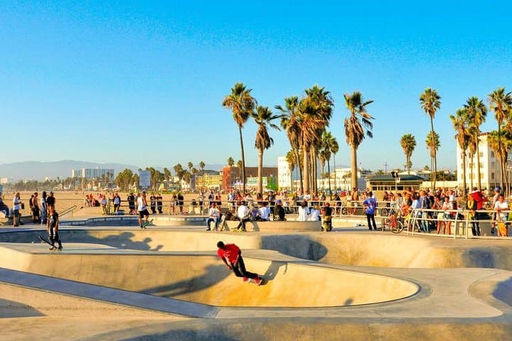 Venice Beach Boardwalk & Canals: The Ultimate 2-Hour Experience photo 5