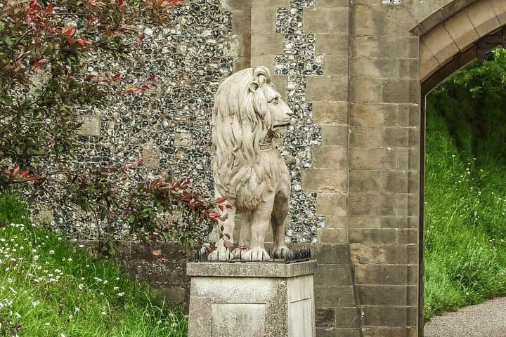 Two Castles and a Cheese Farm: Windsor & Arundel Day Tour from London photo 6