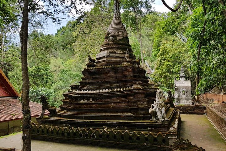 Doi Suthep and Wat Pha Lat Private Guided Tour — Chiang Mai Temple Trek photo 6