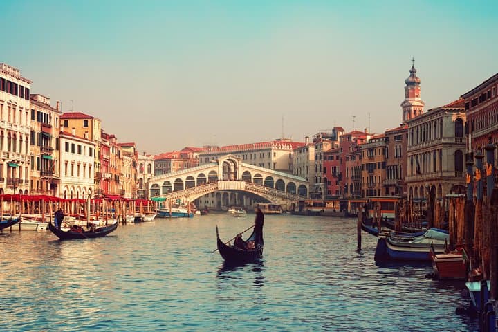Venice Grand Canal Panoramic Motorboat Tour — 1-Hour Small-Group Experience photo 6