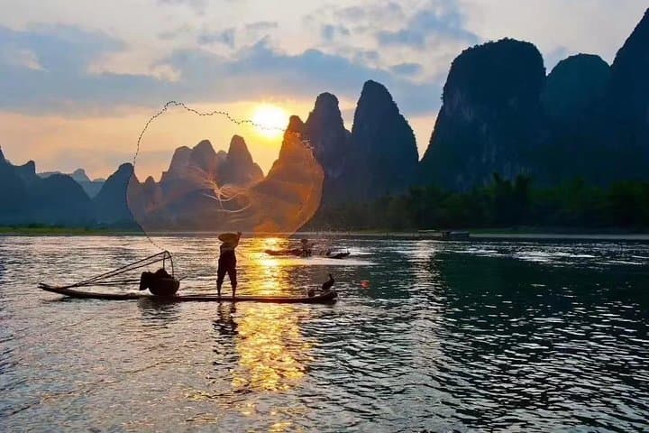 Li River Cruise and Yangshuo Countryside Private Day Tour — Guilin to Yangshuo Scenic Journey photo 6