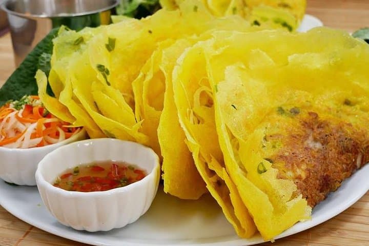 Hanoi Train Street Food Tour: Private Old Quarter Walking & Tasting Experience photo 3