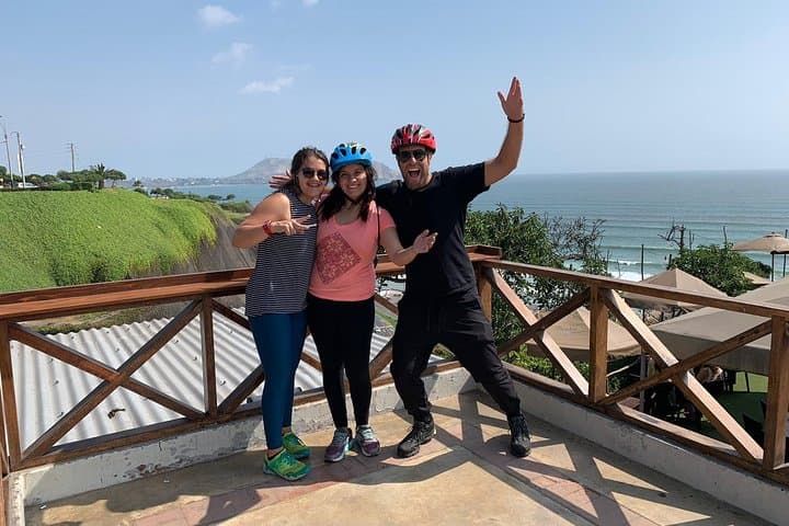Miraflores & Barranco Bike Tour — 3-Hour Coastal Ride in Lima photo 3