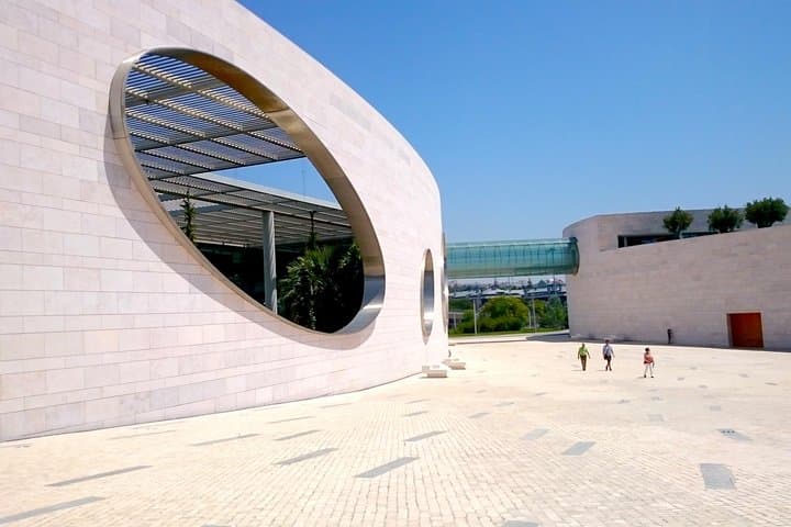 Lisbon Waterfront Bike Tour: 4‑Hour Easy Ride from City Center to Belém photo 2