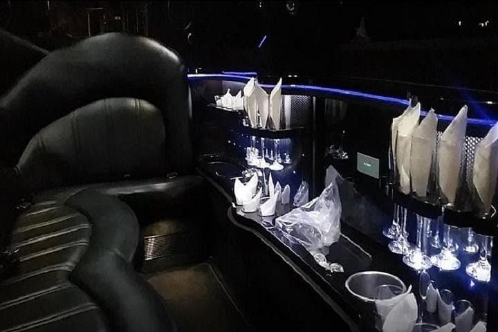 Lincoln MKT Limousine Round-Trip to Atlantic City from NYC photo 2
