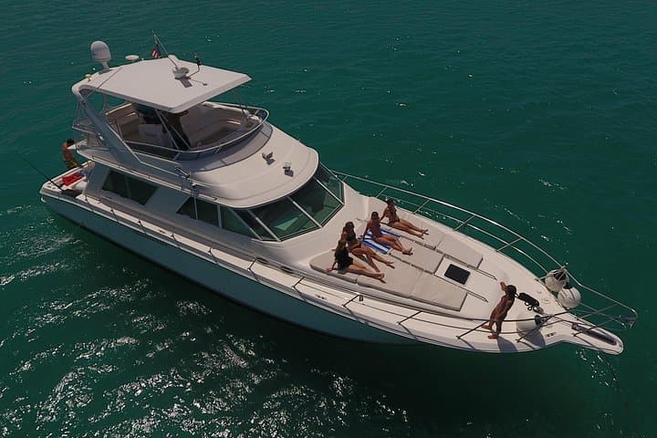 Luxury Yacht Day Trip from Cancun to Isla Mujeres with Private Chef photo 3