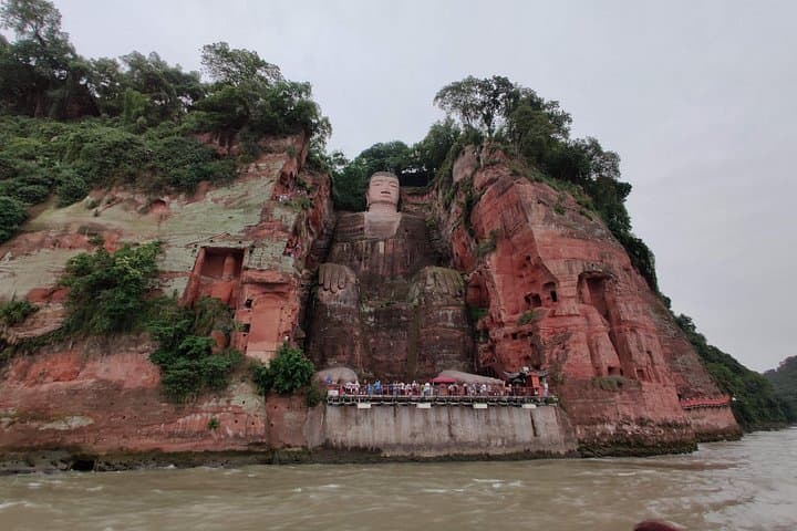 Chengdu Panda Base and Leshan Giant Buddha Day Tour — Pandas, River Views & Local Flavors photo 1
