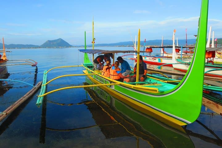 Tagaytay Day Tour: Taal Lake Cruise, Volcano Views & Countryside Market