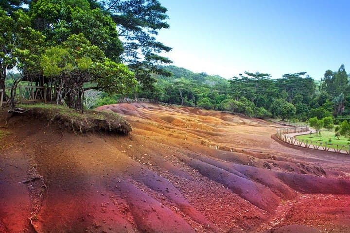 Full-Day South Mauritius Guided Tour: Chamarel, Grand Bassin & Tamarin