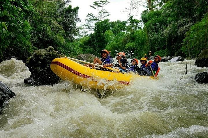 Lombok Jangkok River Rafting: 6.5 km Adventure with Transport and Lunch