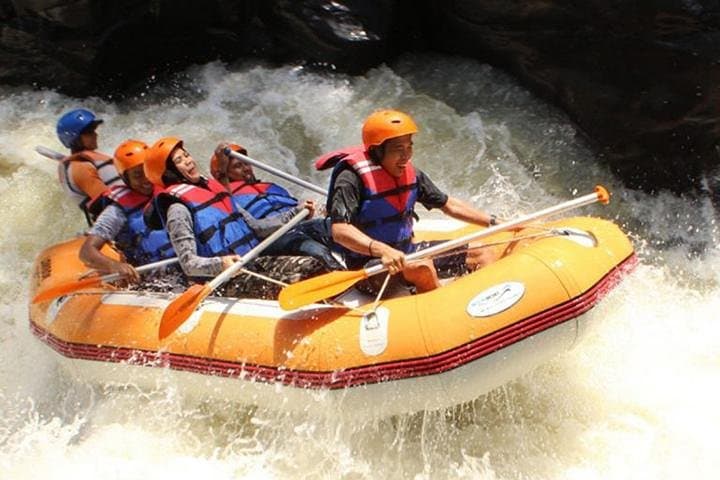 Lombok Jangkok River Rafting: 6.5 km Adventure with Transport and Lunch photo 3