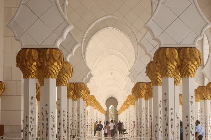 Full-Day Abu Dhabi City Tour from Dubai: Sheikh Zayed, Corniche & Cultural Highlights photo 5