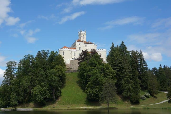 Northern Croatian Castles Day Tour from Zagreb — Trakošćan, Vinica & Erdody