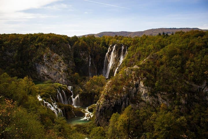 Plitvice Lakes Best of Tour: Walk the Falling Lakes and Kozjak Boat Ride photo 4