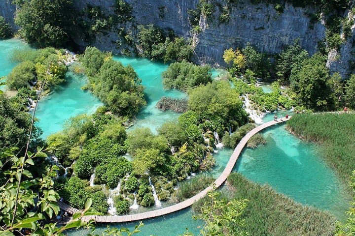 Plitvice Lakes Best of Tour: Walk the Falling Lakes and Kozjak Boat Ride photo 5