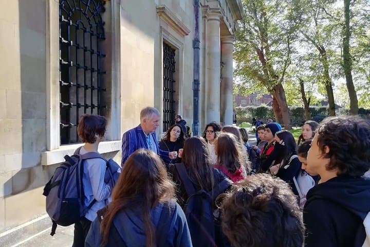 Private Walking Tour of Cambridge University and Colleges photo 3
