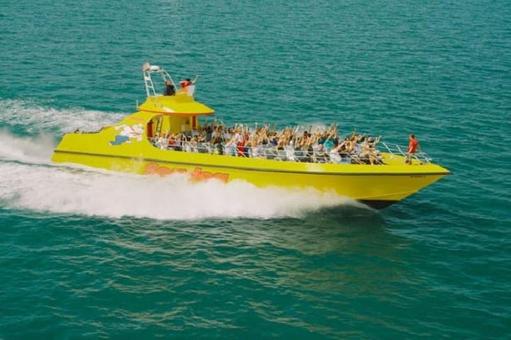 Chicago Speedboat Tour: 30-Minute Lake Michigan Skyline Ride from Navy Pier photo 4